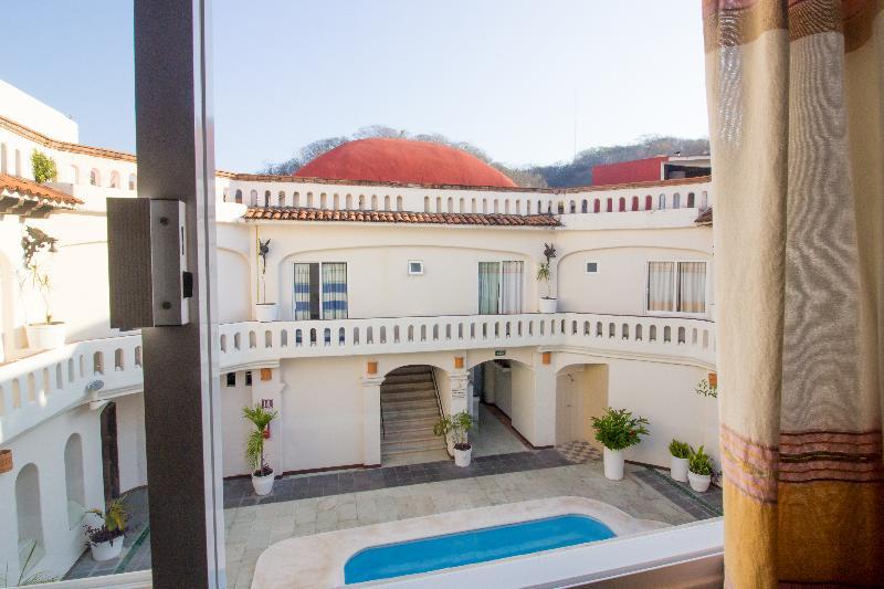 Forrest Hotel Huatulco Exterior photo