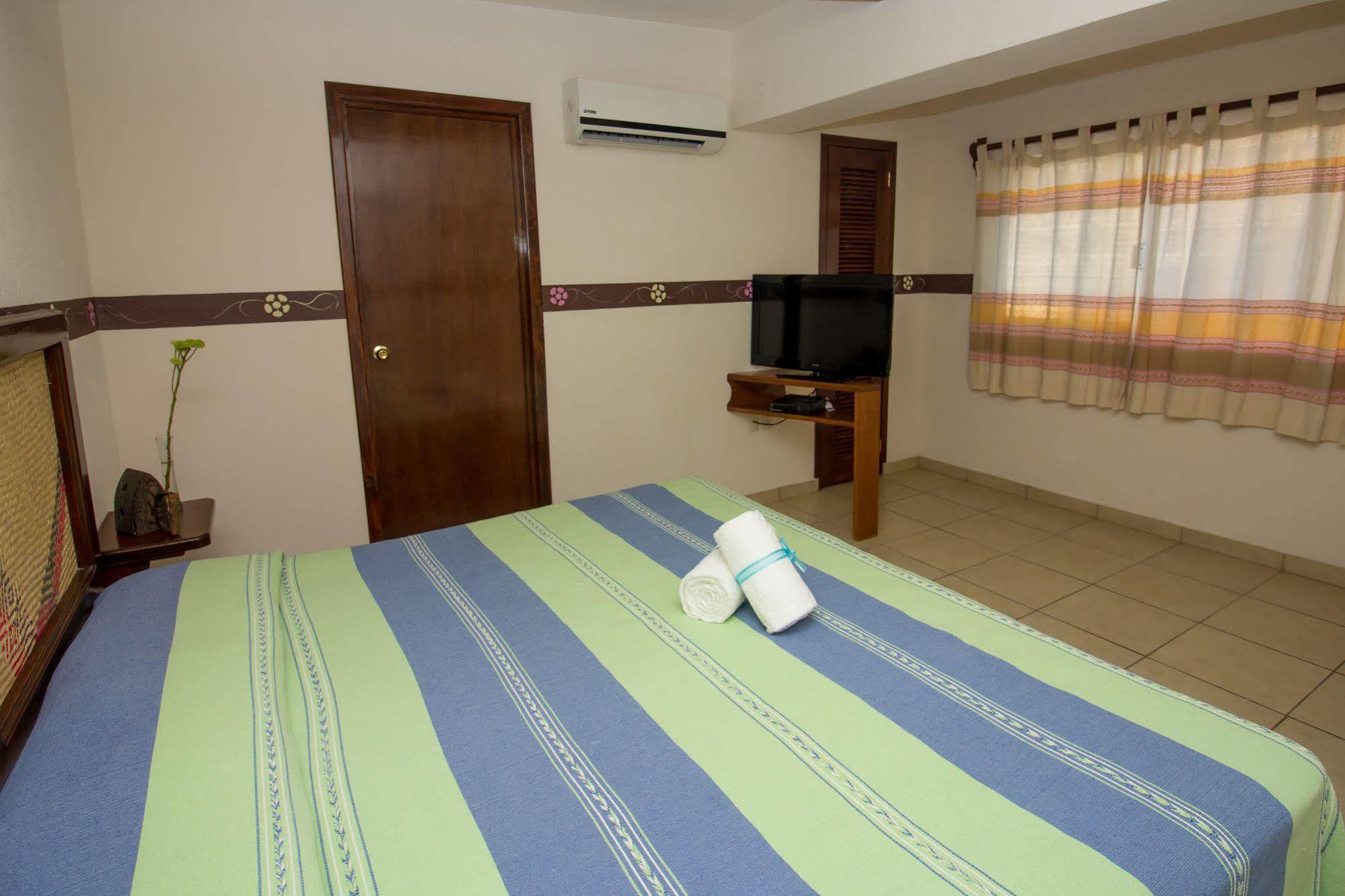 Forrest Hotel Huatulco Exterior photo